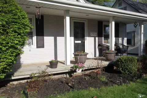 Exterior - 29656 Walnut, Flat Rock, MI 48134 photo 3 of 12