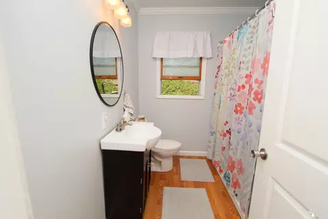 Bath - 29656 Walnut, Flat Rock, MI 48134 photo 1 of 2
