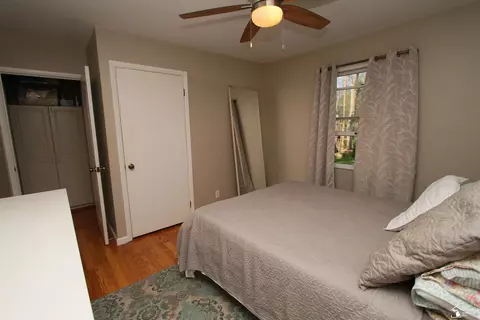 Bedroom - 29656 Walnut, Flat Rock, MI 48134 photo 6 of 6