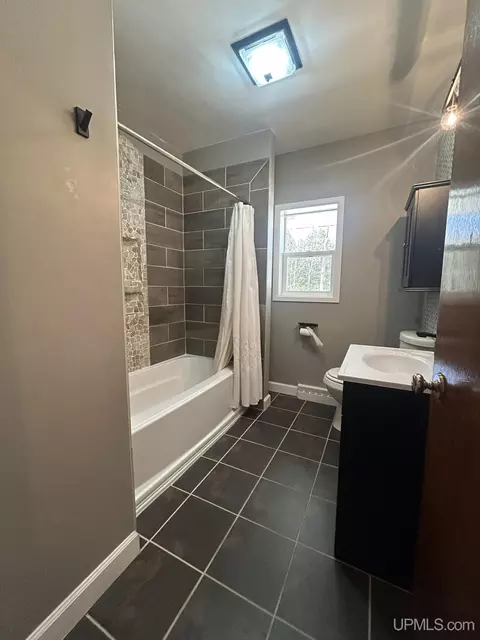 Bath - e9506 Prospect Street, Munising, MI 49862 photo 2 of 4
