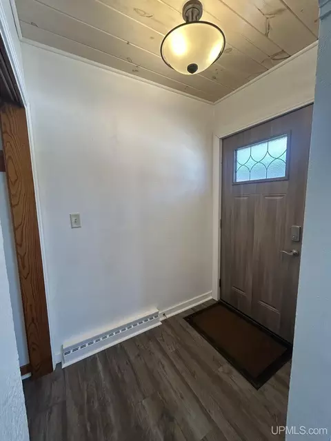 Entry Way - e9506 Prospect Street, Munising, MI 49862 photo 1 of 4