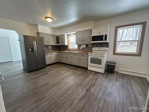 Kitchen - e9506 Prospect Street, Munising, MI 49862 photo 1 of 2