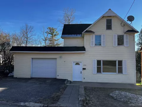 1224 Jasberg, Hancock, MI 49930