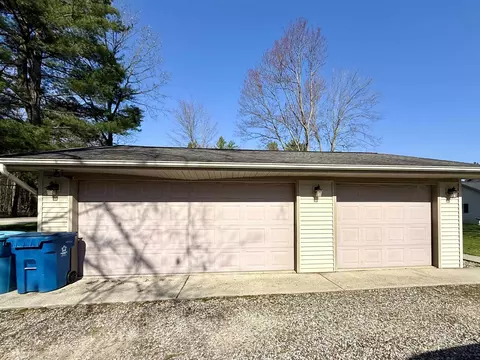 Exterior - 2926 West Riv, Gladwin, MI 48624 photo 6 of 12