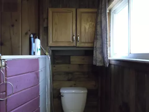 Bath - 992 Lake, Harrison, MI 48625 photo 1 of 5