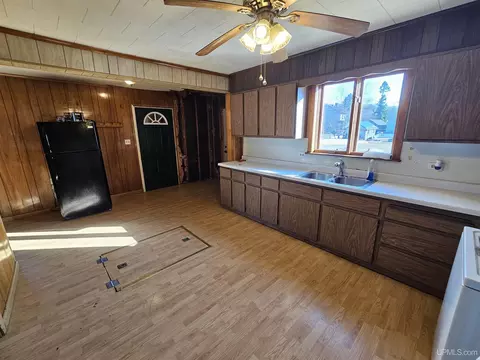 Kitchen - 930 N Westwood, Ishpeming, MI 49849 photo 2 of 2