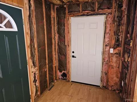 Entry Way - 930 N Westwood, Ishpeming, MI 49849 photo 1 of 1