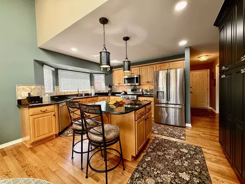 Kitchen - 47094 Burning Tree, Macomb, MI 48044 photo 1 of 3