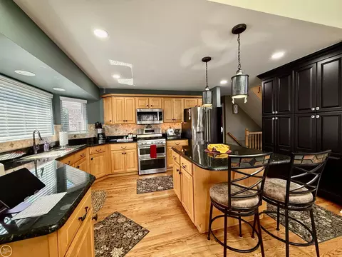 Kitchen - 47094 Burning Tree, Macomb, MI 48044 photo 2 of 3
