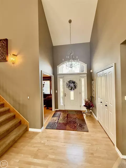 Entry Way - 47094 Burning Tree, Macomb, MI 48044 photo 2 of 5