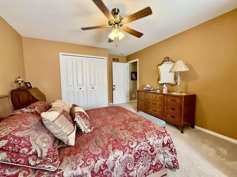 Bedroom - 47094 Burning Tree, Macomb, MI 48044 photo 6 of 8