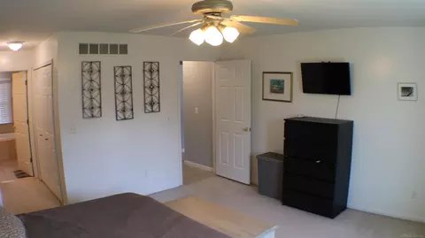 Bedroom - 21528 Mackenzie, Macomb, MI 48044 photo 3 of 10