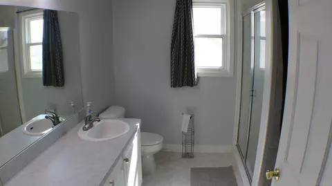 Bath - 21528 Mackenzie, Macomb, MI 48044 photo 5 of 6