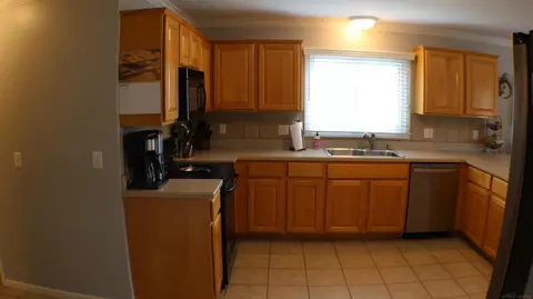 Kitchen - 21528 Mackenzie, Macomb, MI 48044 photo 1 of 4