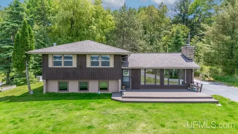 w8135 South Lake Antoine Road, Iron Mountain, MI 49801