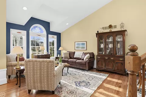 Living - 48034 Amanda, Macomb, MI 48044 photo 2 of 6