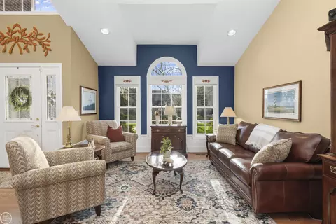 Living - 48034 Amanda, Macomb, MI 48044 photo 3 of 6