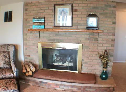Living - 2151 Heather, Gladwin, MI 48624 photo 5 of 5
