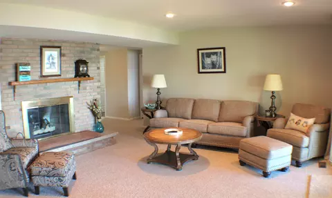 Living - 2151 Heather, Gladwin, MI 48624 photo 4 of 5