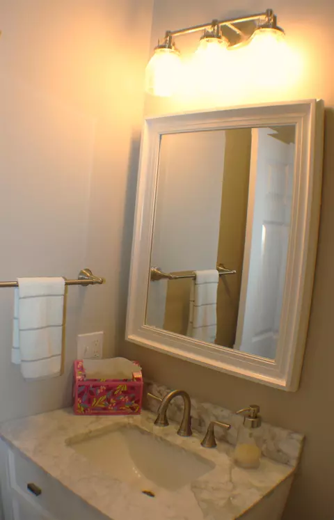 Bath - 2151 Heather, Gladwin, MI 48624 photo 3 of 10