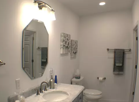 Bath - 2151 Heather, Gladwin, MI 48624 photo 6 of 10