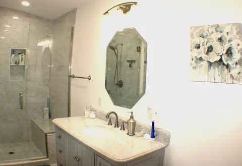 Bath - 2151 Heather, Gladwin, MI 48624 photo 5 of 10