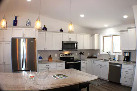 Kitchen - 2151 Heather, Gladwin, MI 48624 photo 1 of 3