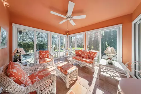 Exterior - 926 Hidden, Grosse Pointe Woods, MI 48236 photo 3 of 10