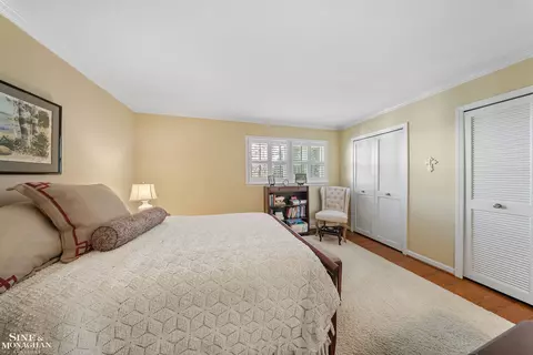 Bedroom - 926 Hidden, Grosse Pointe Woods, MI 48236 photo 4 of 5