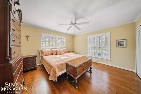 Bedroom - 926 Hidden, Grosse Pointe Woods, MI 48236 photo 2 of 5