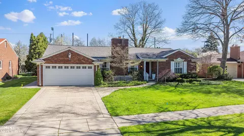 Exterior - 926 Hidden, Grosse Pointe Woods, MI 48236 photo 10 of 10