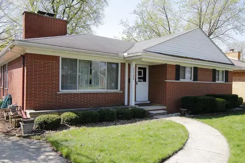21712 Yale, Saint Clair Shores, MI 48081