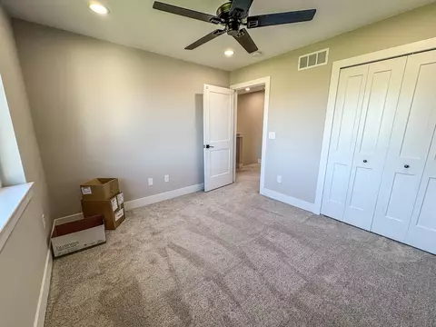 Bedroom - 2465 Mcclellan, Davison, MI 48423 photo 5 of 11