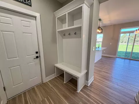 Entry Way - 2465 Mcclellan, Davison, MI 48423 photo 3 of 5