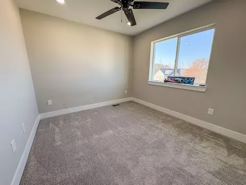 Bedroom - 2465 Mcclellan, Davison, MI 48423 photo 9 of 11