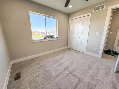 Bedroom - 2465 Mcclellan, Davison, MI 48423 photo 10 of 11