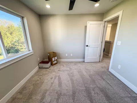 Bedroom - 2465 Mcclellan, Davison, MI 48423 photo 4 of 11