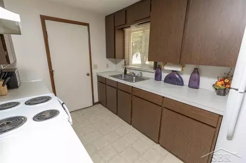 Kitchen - 3319 Henry, Midland, MI 48642 photo 2 of 5