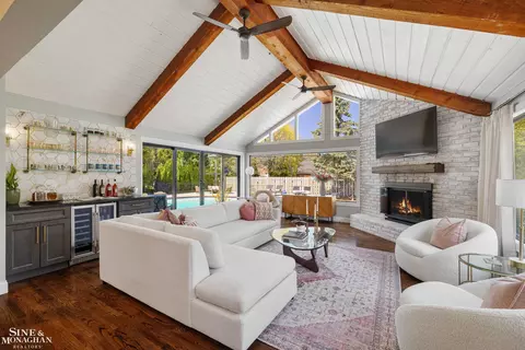 56 Hampton, Grosse Pointe Shores, MI 48236