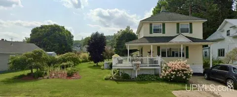221 W Superior, Munising, MI 49862