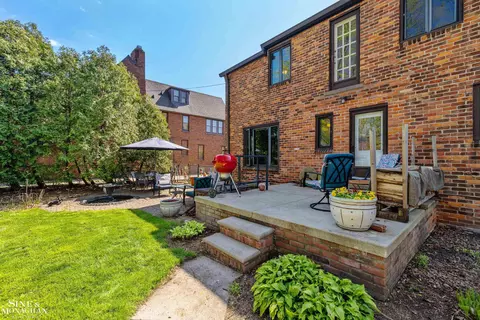 Exterior - 854 Pemberton, Grosse Pointe Park, MI 48230 photo 15 of 17