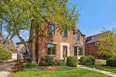 Exterior - 854 Pemberton, Grosse Pointe Park, MI 48230 photo 7 of 17