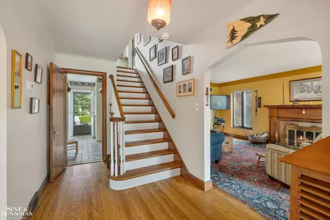 Entry Way - 854 Pemberton, Grosse Pointe Park, MI 48230 photo 3 of 6