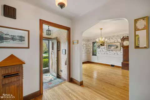 Entry Way - 854 Pemberton, Grosse Pointe Park, MI 48230 photo 4 of 6