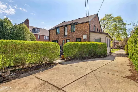 Exterior - 854 Pemberton, Grosse Pointe Park, MI 48230 photo 9 of 17