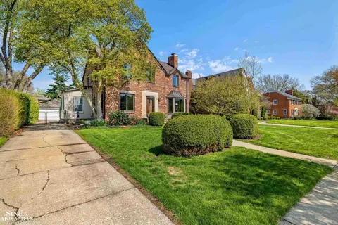 Exterior - 854 Pemberton, Grosse Pointe Park, MI 48230 photo 2 of 17
