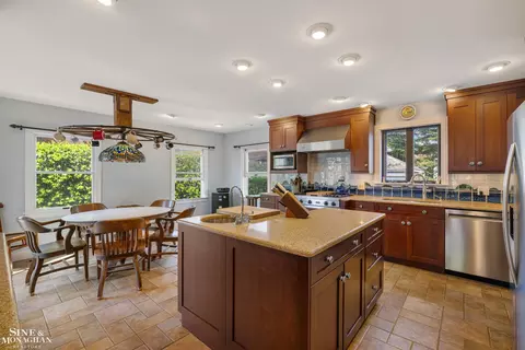 Kitchen - 854 Pemberton, Grosse Pointe Park, MI 48230 photo 1 of 6