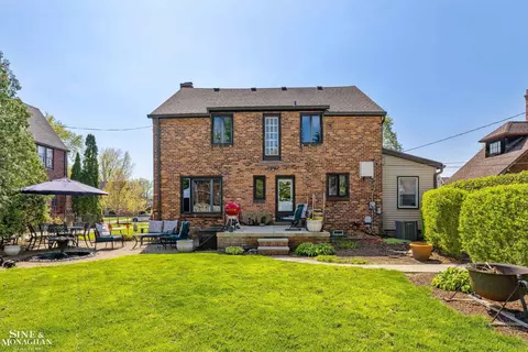 Exterior - 854 Pemberton, Grosse Pointe Park, MI 48230 photo 10 of 17