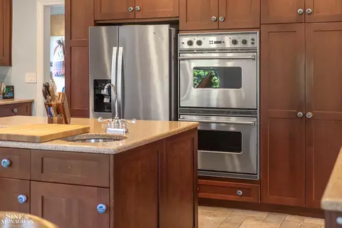 Kitchen - 854 Pemberton, Grosse Pointe Park, MI 48230 photo 4 of 6
