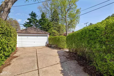 Exterior - 854 Pemberton, Grosse Pointe Park, MI 48230 photo 8 of 17
